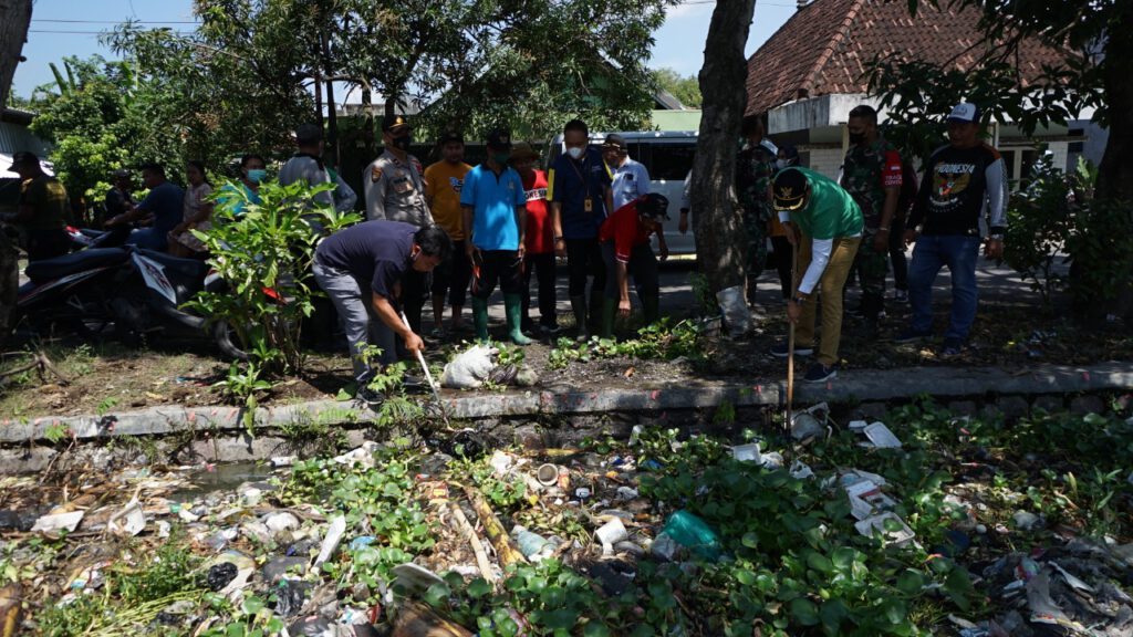 f17aaa70-7f57-4c00-a5aa-aa5444d82446